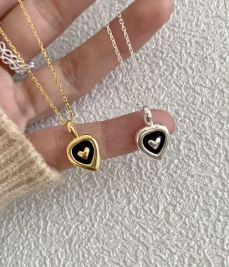 New Unique Design Dripping Oil Love Heart Pendant Necklace for Women Sweet Simple Charm Clavicle Chain Party Jewelry Daily Wear